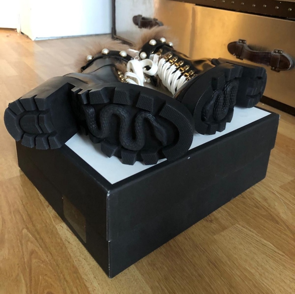 [SOLD] Gucci shearling trimmed ankle boots - Picture 3 of 3